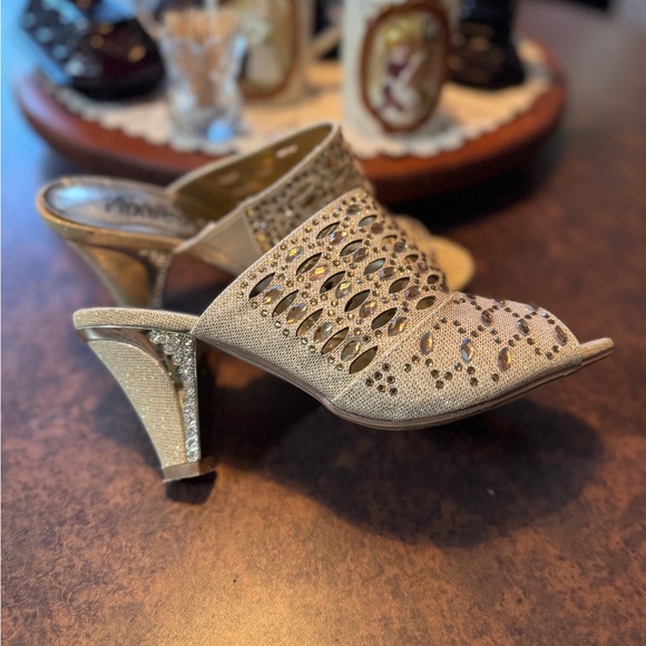 Valenti Franco Glittering Gold Heels Size 7 - Picture 2 of 10